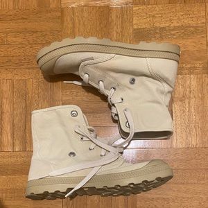 SOLD Palladium High Top Boots Sz 9